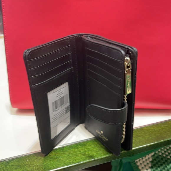Kate Spade Carey Medium Compartment Bifold Wallet 
COLOR: Black
NWT - Picture 14 of 16